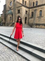 Elegantes Kleid mit Blümen Applikationen Ärmellos